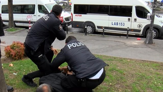 Çocuğa taciz şüphelisini dövüp polislere teslim ettiler
