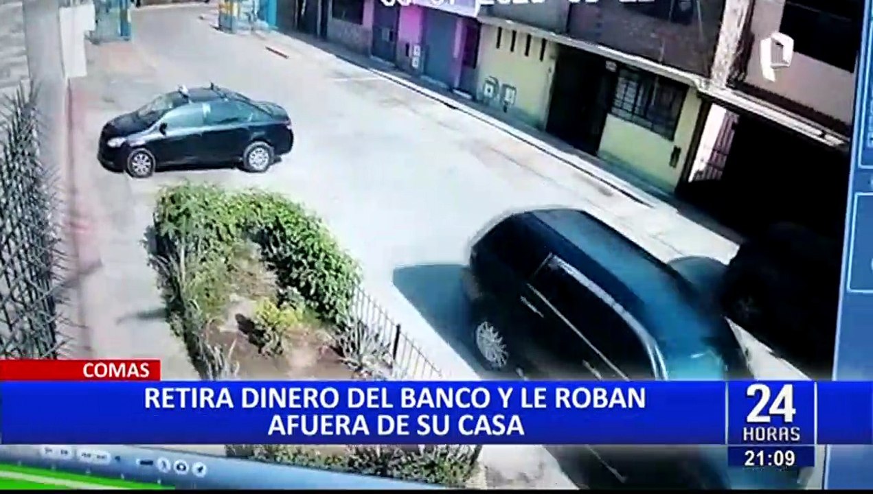 Comas: delincuentes asaltan a mujer que estaba en su vehículo en la puerta de su casa