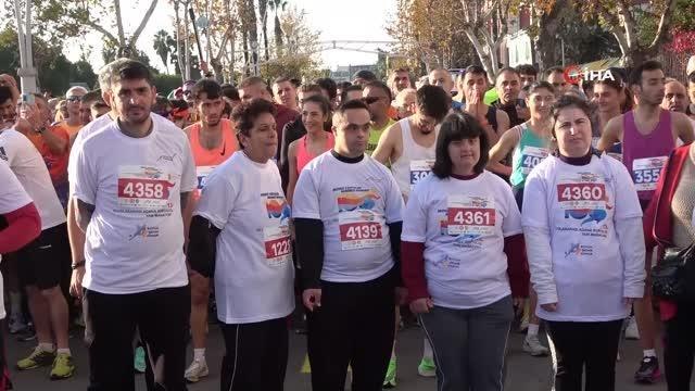 Çiftetellili maraton... Uluslararası Adana Kurtuluş Yarı Maratonu renkli görüntülere sahne oldu