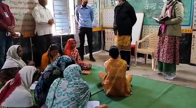 कलेक्टर ने हाई स्कूल खलौड़ी का किया औचक निरीक्षण