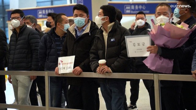 Cina, fine della quarantena-Covid: liberi tutti i viaggiatori stranieri. E il virus cinese galoppa