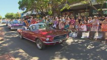 Thousands of fans flock to Elvis festival in Australia for 30th year