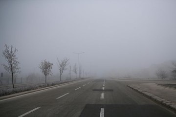 ESKİŞEHİR - Yoğun sis ulaşımı etkiledi