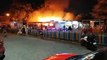 Un incendio consume negocios en un patio de comida de la zona de Valle Sánchez, en Santa Cruz