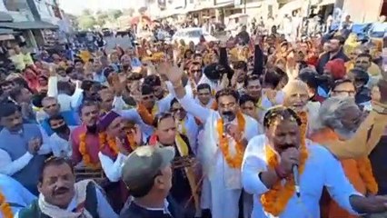 Tải video: The city echoed with the hymns of Shri Radhe Krishna, devotees danced