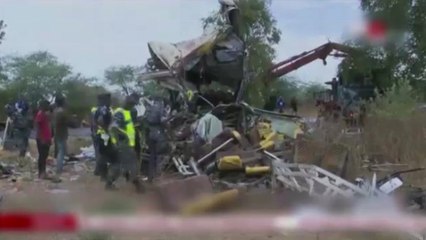 아프리카 세네갈서 버스 충돌 사고로 최소 38명 사망 / YTN