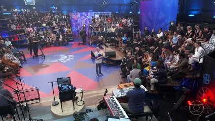 Janja participa de homenagem a Milton Nascimento no Altas Horas