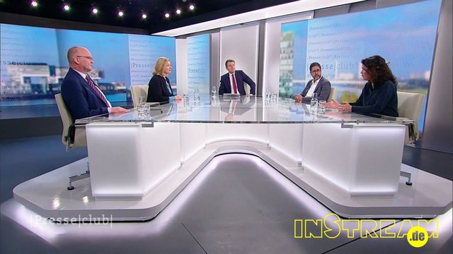 Zwei oder mehr junge Männer: ein Ärgernis! | InStream Clips