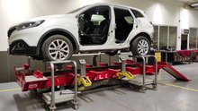 Collision repair of Renault Kadjar on Celette Rhone bench