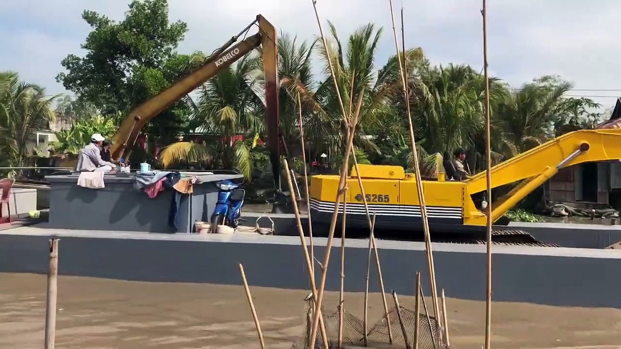 Excavator_ XE CUỐC “KOBECOL” SK 07 ĐANG VÉT KÊNH(Xe Cuốc già)