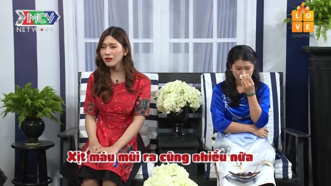Khóc nức nở cô nàng chuyển giới phát hiện GIỚI TÍNH THẬT năm 2 TUỔI bị mẹ GHẺ LẠNH