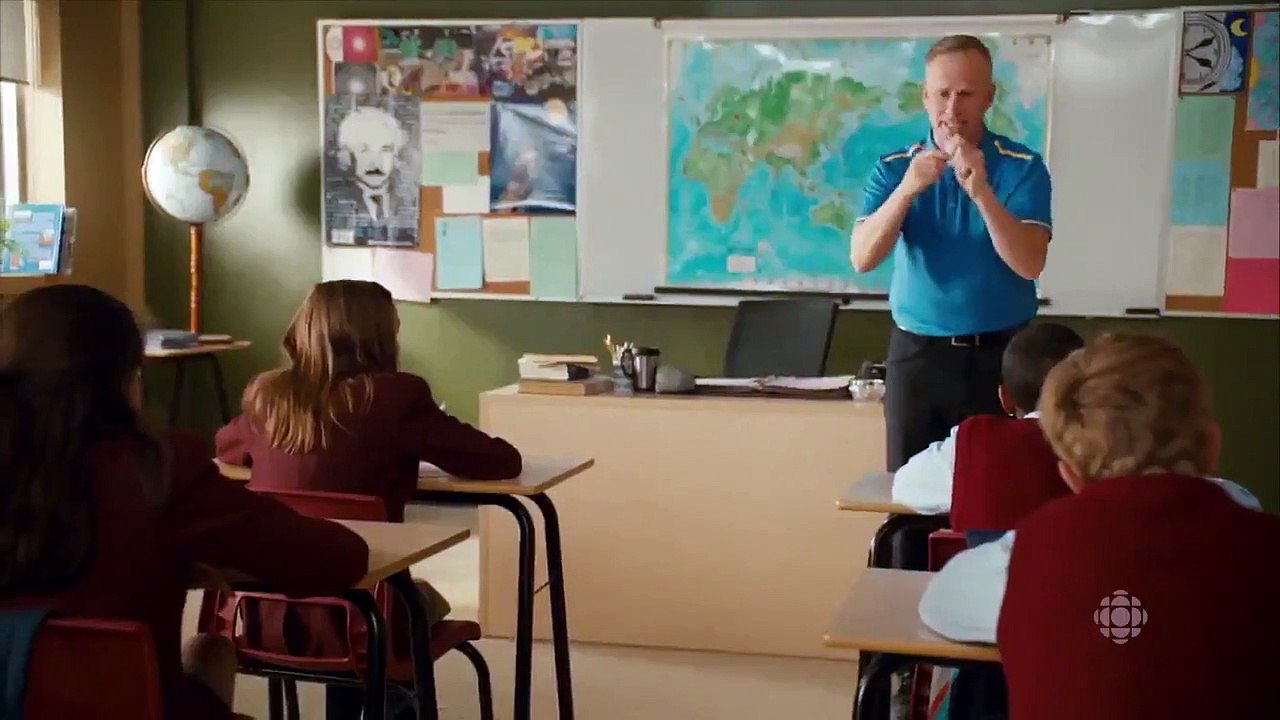 Mr. D - Se6 - Ep03 - Gerry Gets a Kid HD Watch