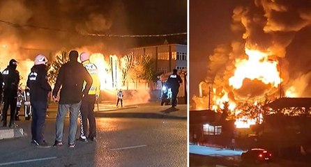 Arnavutköy’de kauçuk fabrikası alev alev yandı