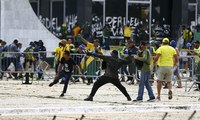 Terroristas bolsonaristas invadem e promovem destruição no Congresso, Planalto e STF em Brasília-DF