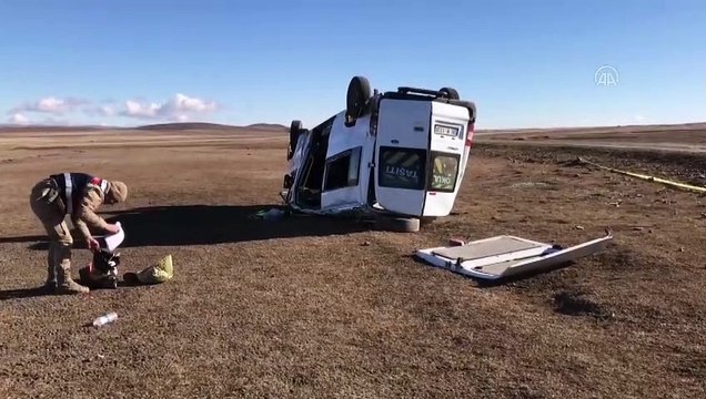 Öğrenci servisi devrildi! Bir öğrenci hayatını kaybetti 14 öğrenci yaralandı