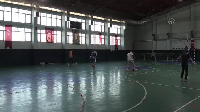 Futbolla hayata bağlanan görme engelli Muhammet'in hedefi milli takımda oynamak