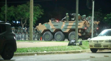 Exército proteje área militar e impede entrada entrada da Polícia Militar