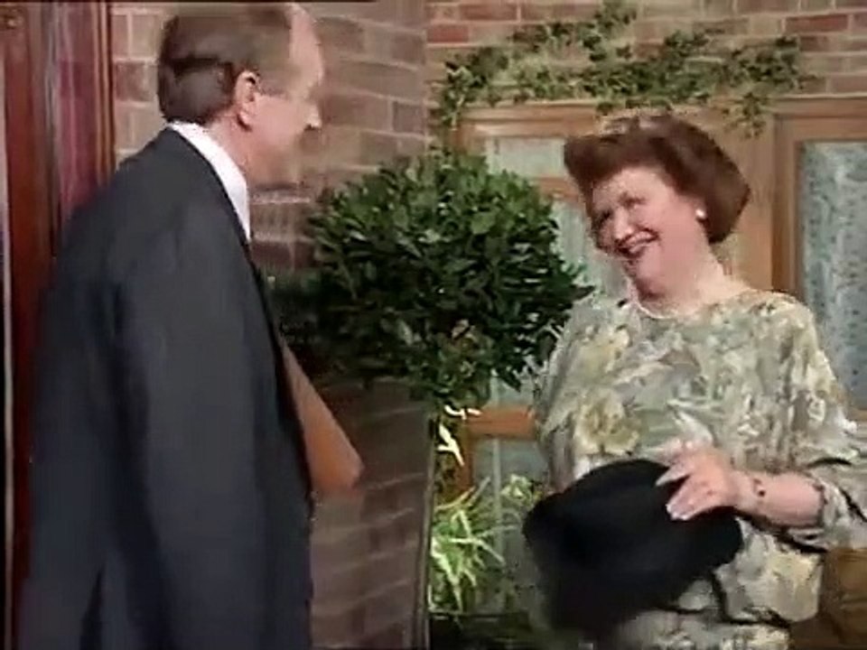 Keeping Up Appearances - Se2 - Ep08 HD Watch
