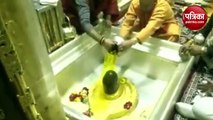 सीएम योगी आदित्यनाथ ने काशी विश्वनाथ मंदिर में भगवान शिव को चढ़ाया जल