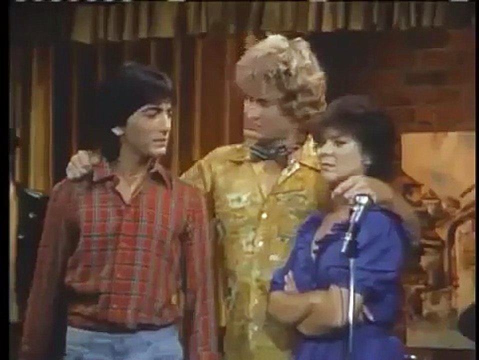 Joanie Loves Chachi - Se2 - Ep04 -No Nudes Is Good Nudes HD Watch