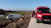 KIRKLARELİ - Şarampole devrilen panelvanın sürücüsü yaralandı
