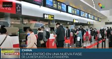 Autoridades chinas se alejan de política cero COVID-19