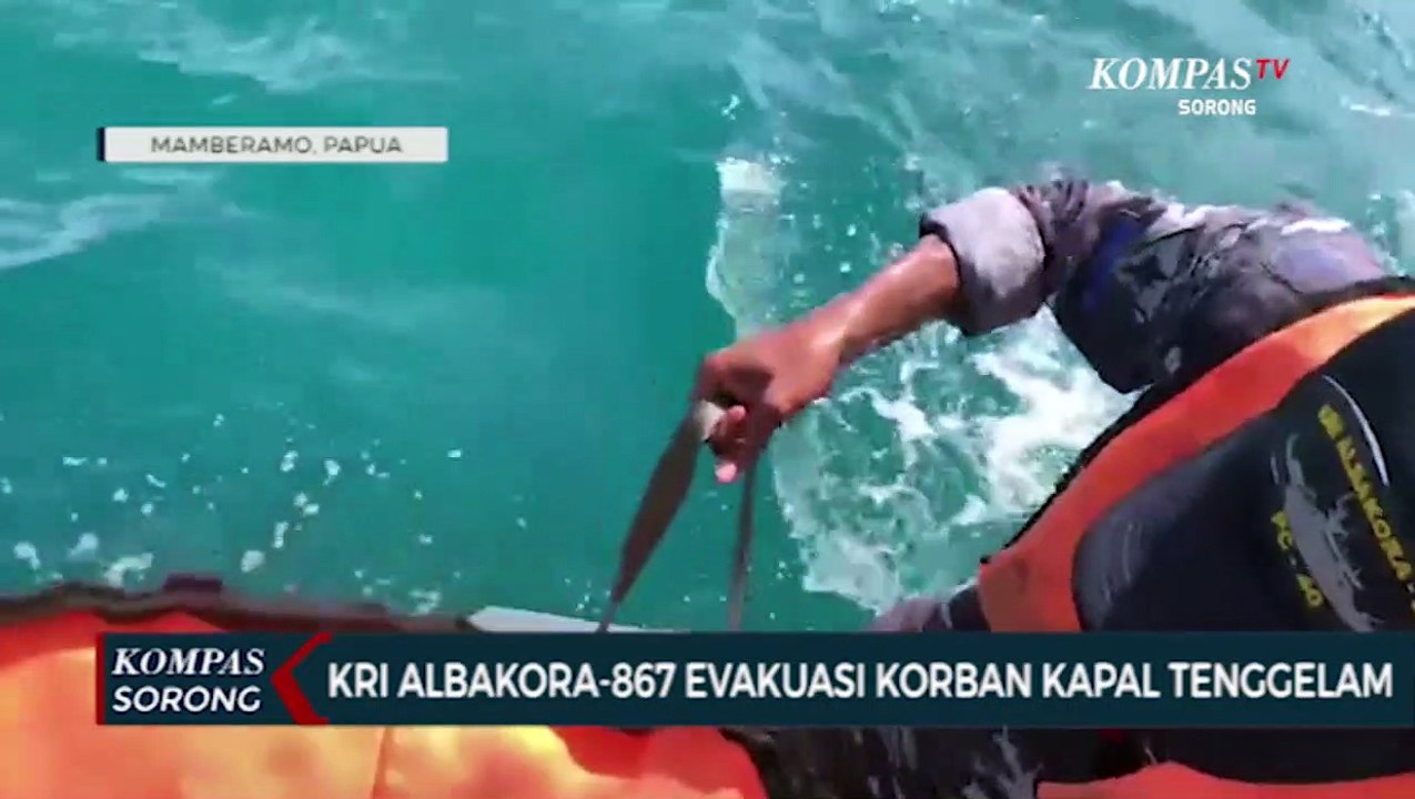 Kapal Perang Tni Al Evakuasi Penumpang Speed Boat Tenggelam Di Memberano Raya