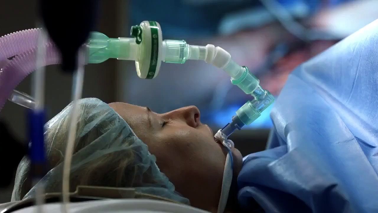 Holby City - Se18 - Ep47 - Protect and Serve HD Watch