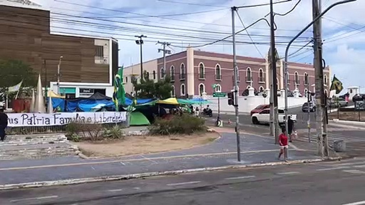 Acampamento bolsonarista em Fortaleza tem fraca movimentação após atentado no Congresso