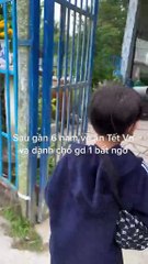 6 năm xa quê, cô gái về cùng con trai khiến bố mẹ bật khóc