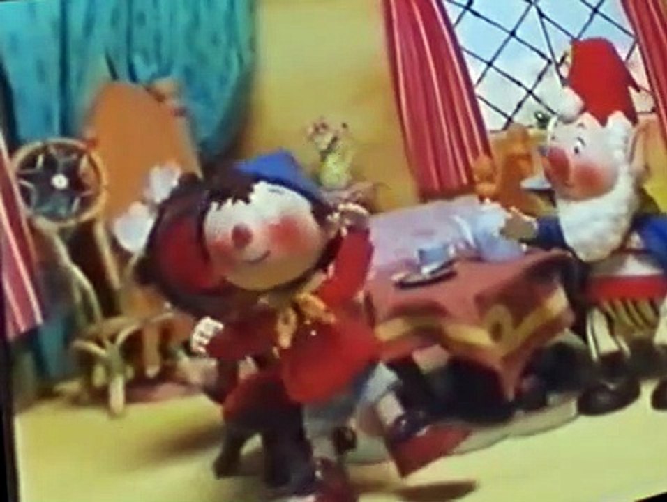 Make Way for Noddy Make Way for Noddy E102 Noddy and Father Christmas