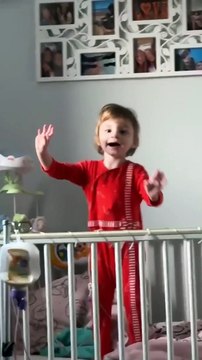 Mum who was told daughter would never move in tears as brave girl waves for first time ever