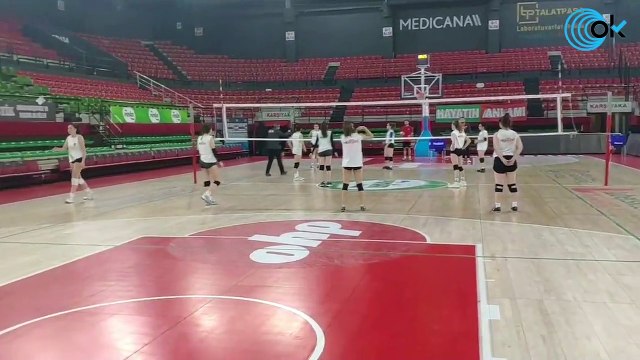 Ruidos de madrugada, balones desinflados... Las malas artes del Karsiyaka para derrotar al UCAM