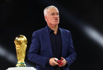 Didier Deschamps se queda en Francia hasta 2026