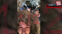 Rusya'da uçağın kapısı uçuş sırasında açıldı