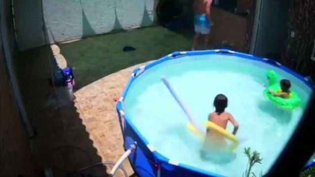 Menino salva irmã de um ano de afogamento: ‘muito orgulhosa’, diz mãe