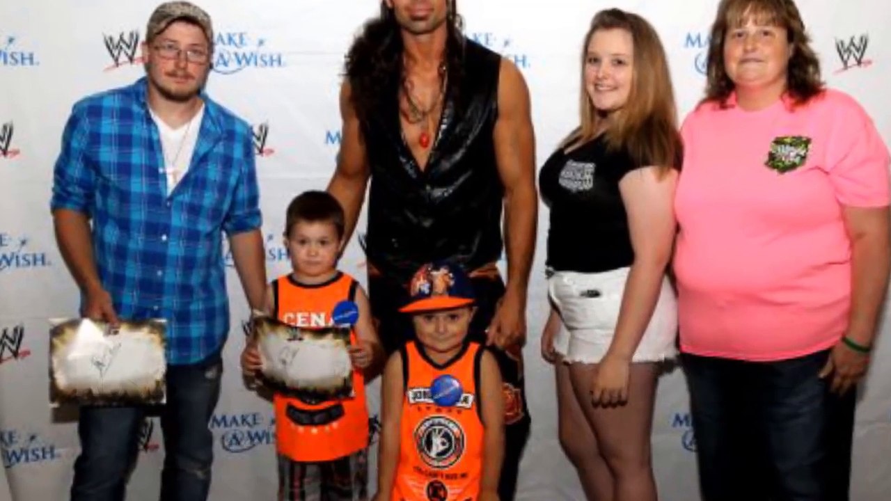 10 WWE Stars With Poor Background