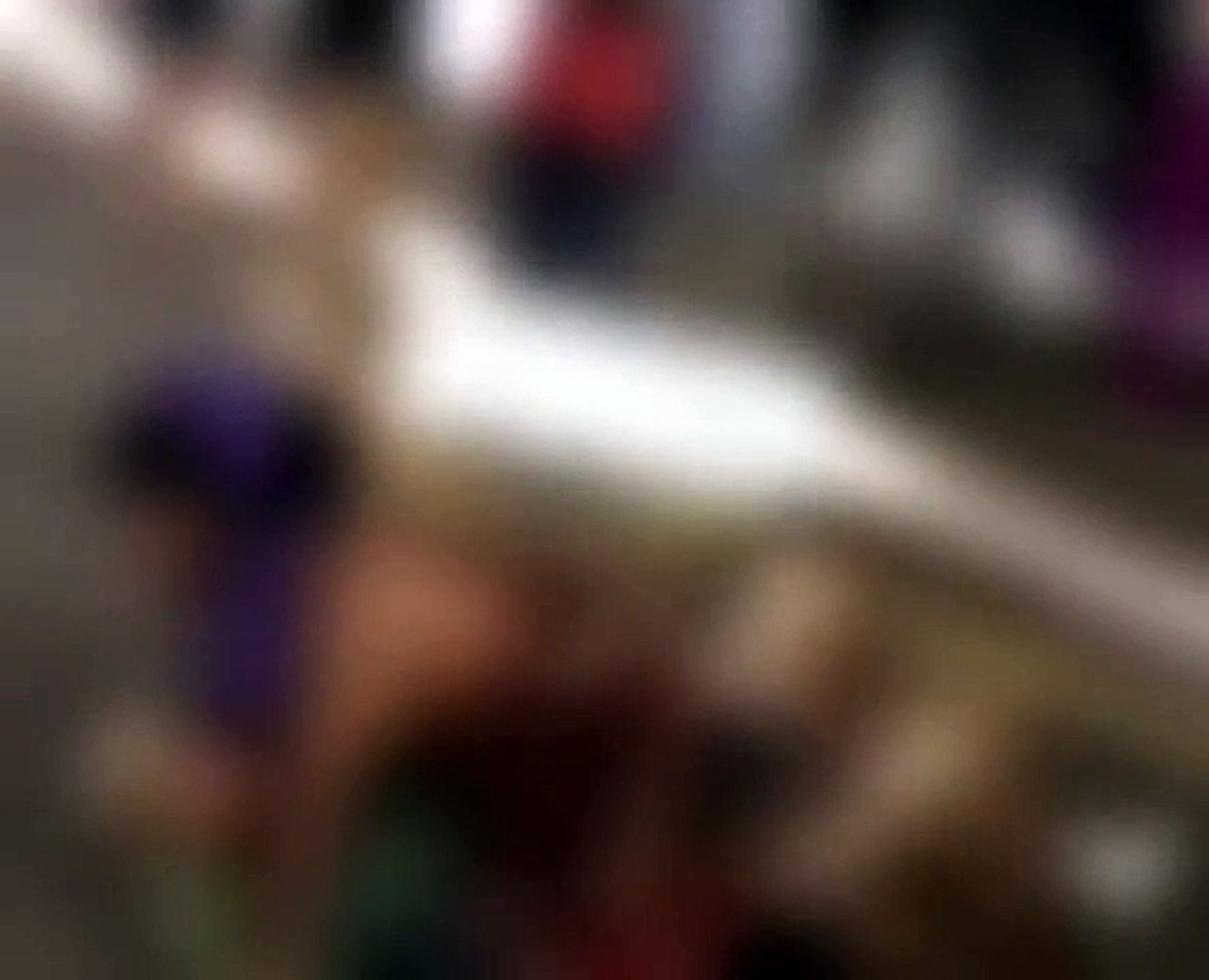 Vídeo mostra casal fazendo sexo em público na praça da Catedral de Maringá