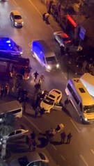 Kartal'da otomobil ile çarpışan panelvan devrildi: 2 yaralı