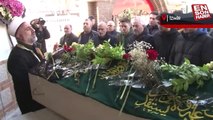 İzmir'de annesinin cenazesinde kriz geçirdi