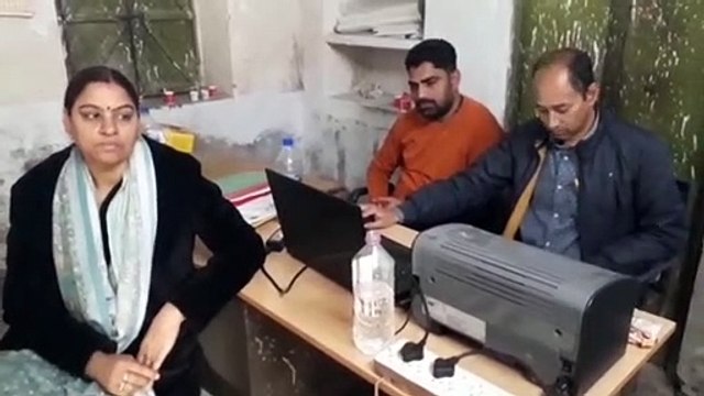 एसीबी ने 8 हजार की रिश्वत लेते महिला पटवारी को पकड़ा