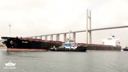 Cargueiro encalhado no Canal de Suez é liberado