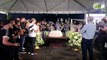 Familiares e torcedores fazem oração para Roberto Dinamite em São Januário