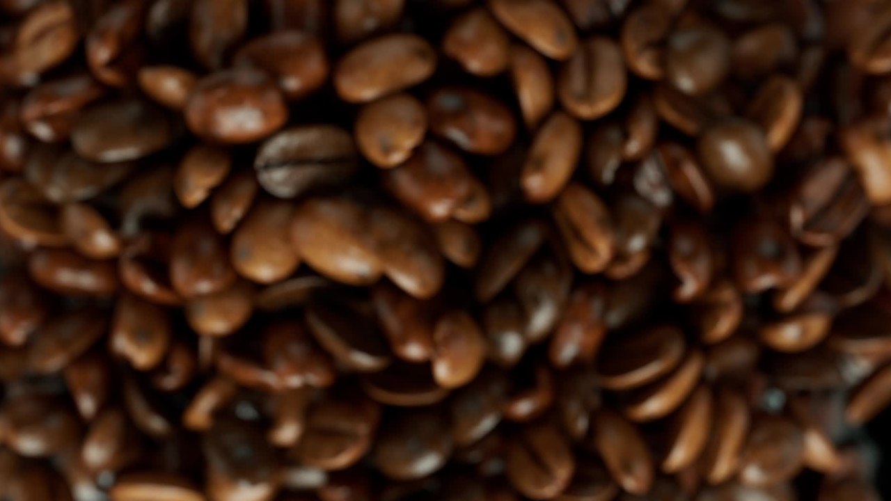 In diesem Fall solltet ihr das Wasser der Kaffeemaschine unbedingt wechseln