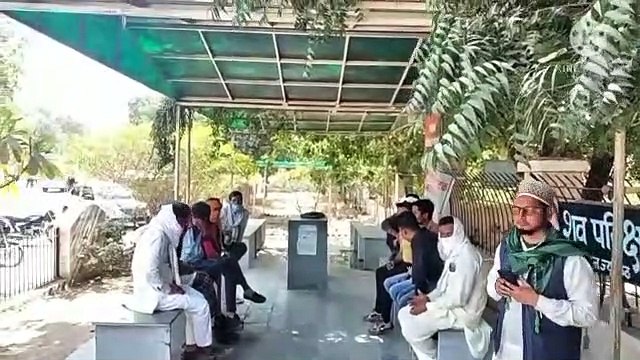 सर्दी से बचने के लिए अंगीठी जला रखी थी, दम घुटने से पति-पत्नी की मौत