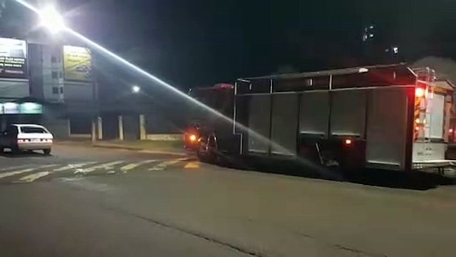 Fumaça em queima de entulhos incomoda vizinhos e Bombeiros são acionados no centro