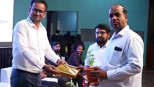 VIDEO : मेधावी छात्रों को किया सम्मानित, शिक्षा के प्रति जागरुक