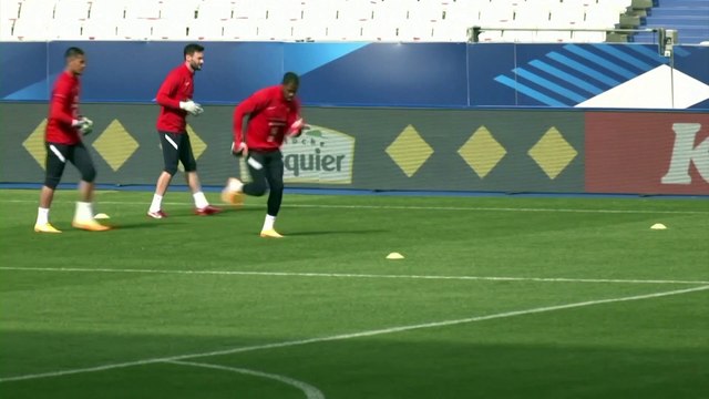 France captain Lloris announces international retirement