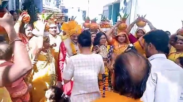 गाजे-बाजे के साथ निकली कलश यात्रा, शिवमहापुराण कथा की हुई शुरुआत