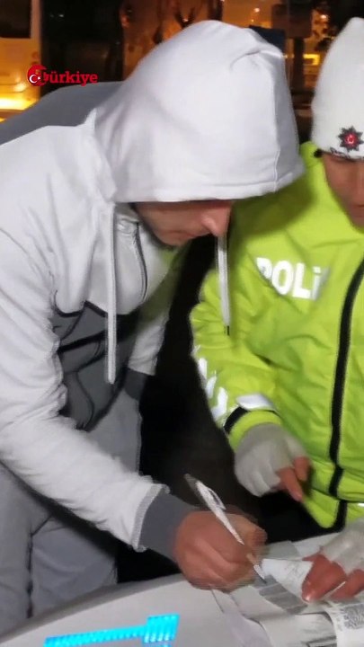 Alkollü Araç Kullanırken Yakalandı, Polise Talimat Verdi #shorts